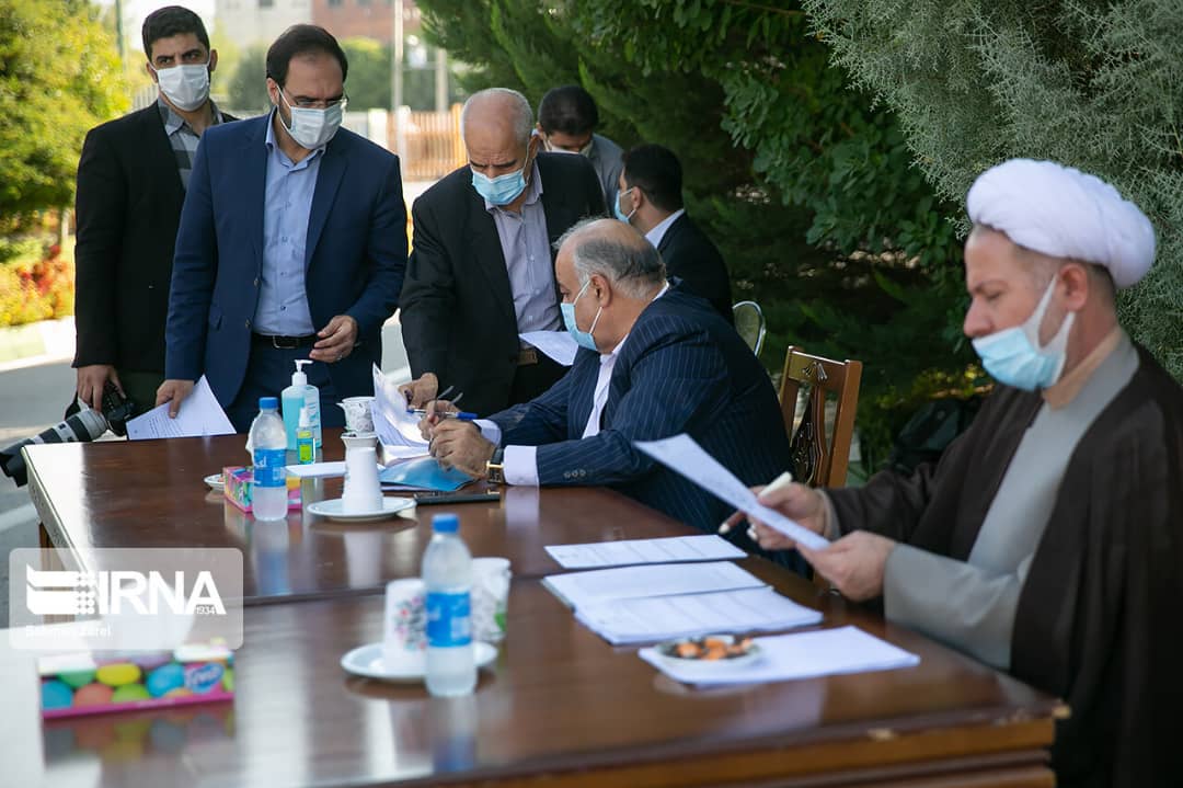 رسیدگی استاندار کرمانشاه به درخواست‌های شهروندان